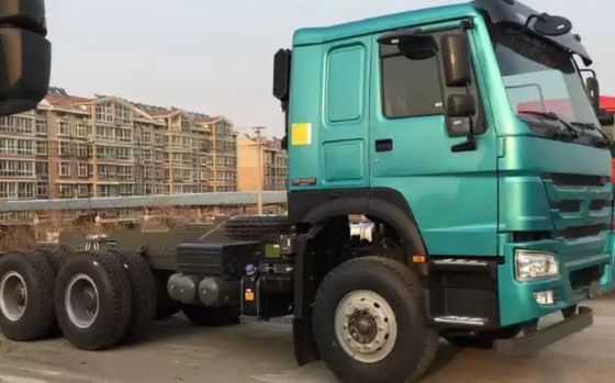 Heavy Duty Diesel Custom Semi Tractors Trailer 80km/H For Logistic Transportation